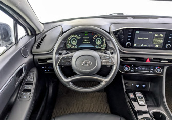 Подержанный автомобиль Hyundai Sonata 2021 года (21 фото)