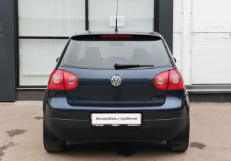 Подержанный автомобиль Volkswagen Golf Hatchback 2008 года (6 фото)