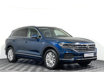 Подержанный автомобиль Volkswagen Touareg 2022 года (3 фото)