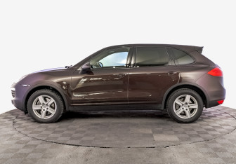 Подержанный автомобиль Porsche Cayenne 2014 года (8 фото)