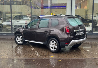 Подержанный автомобиль Renault Duster 2016 года (6 фото)