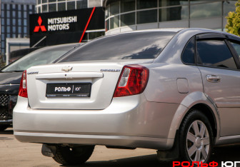 Подержанный автомобиль Chevrolet Lacetti Sedan 2012 года (16 фото)