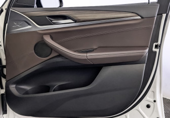 Подержанный автомобиль BMW X3 2020 года (25 фото)