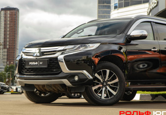 Подержанный автомобиль Mitsubishi Pajero Sport 2018 года (18 фото)