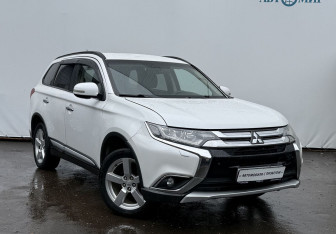 Подержанный автомобиль Mitsubishi Outlander 2012 года (3 фото)