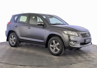 Подержанный автомобиль Toyota RAV4 2012 года (3 фото)