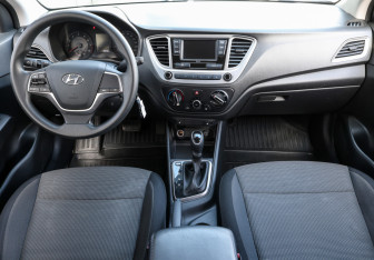 Подержанный автомобиль Hyundai Solaris Sedan 2021 года (14 фото)