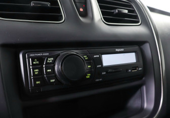 Подержанный автомобиль Renault Logan Sedan 2014 года (11 фото)