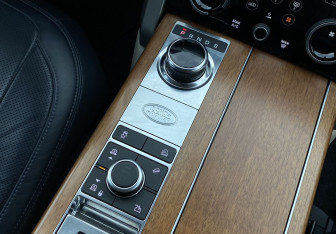 Подержанный автомобиль Land Rover Range Rover 2018 года (25 фото)
