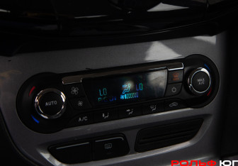 Подержанный автомобиль Ford Focus Wagon 2012 года (19 фото)