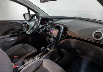 Подержанный автомобиль Renault Kaptur 2021 года (11 фото)