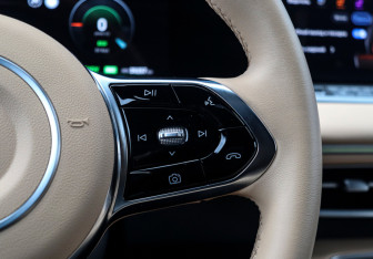 Подержанный автомобиль Voyah Free 2023 года (25 фото)