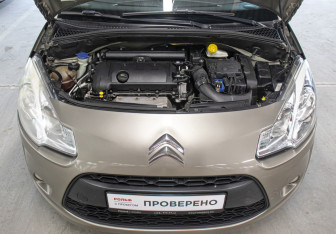 Подержанный автомобиль Citroen C3 Hatchback 2011 года (9 фото)