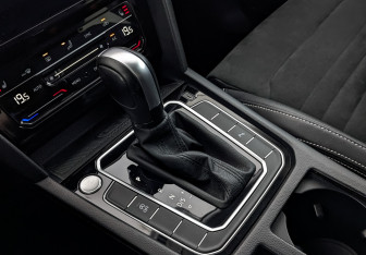 Подержанный автомобиль Volkswagen Passat Sedan 2021 года (30 фото)