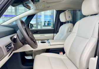 Подержанный автомобиль LiXiang Mega 2024 года (22 фото)