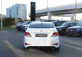 Подержанный автомобиль Hyundai Solaris Sedan 2015 года (6 фото)