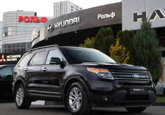 Подержанный автомобиль Ford Explorer 2013 года (2 фото)