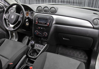Подержанный автомобиль Suzuki Vitara 2020 года (10 фото)