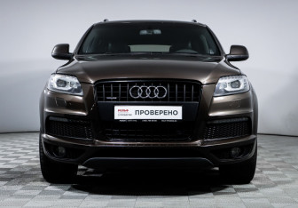 Подержанный автомобиль Audi Q7 2013 года (2 фото)