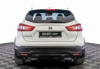 Подержанный автомобиль Nissan Qashqai 2018 года (6 фото)