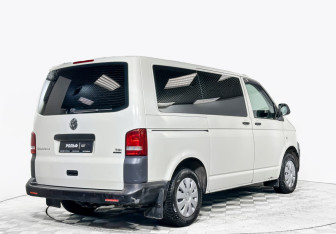 Подержанный автомобиль Volkswagen Caravelle 2010 года (3 фото)
