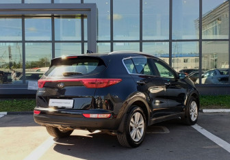 Подержанный автомобиль Kia Sportage 2017 года (5 фото)