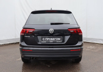 Подержанный автомобиль Volkswagen Tiguan 2019 года (5 фото)