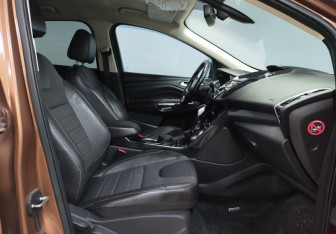 Подержанный автомобиль Ford Kuga 2013 года (11 фото)