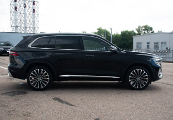 Подержанный автомобиль Geely Monjaro 2025 года (4 фото)