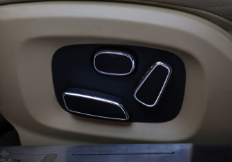 Подержанный автомобиль Jaguar XJ 2013 года (22 фото)