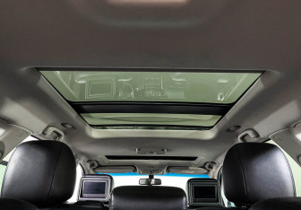 Подержанный автомобиль Nissan Pathfinder 2014 года (19 фото)