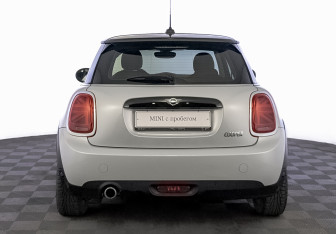 Подержанный автомобиль MINI Hatch 2020 года (6 фото)