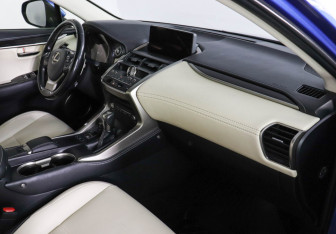 Подержанный автомобиль Lexus NX 2017 года (10 фото)