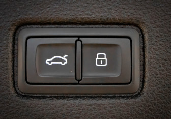 Подержанный автомобиль Audi Q7 2017 года (36 фото)