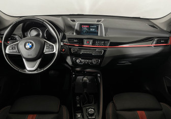 Подержанный автомобиль BMW X1 2018 года (12 фото)