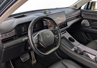 Подержанный автомобиль AITO M5 2023 года (14 фото)