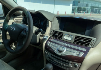 Подержанный автомобиль Infiniti M Sedan 2012 года (9 фото)