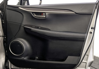 Подержанный автомобиль Lexus NX 2021 года (25 фото)