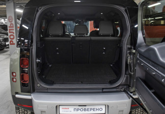Подержанный автомобиль Land Rover Defender Suv 2021 года (10 фото)