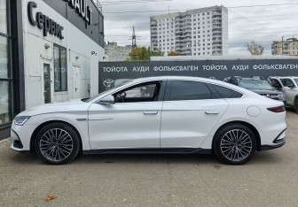 Подержанный автомобиль BYD Han 2022 года (8 фото)