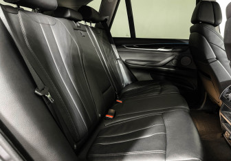 Подержанный автомобиль BMW X5 2017 года (14 фото)