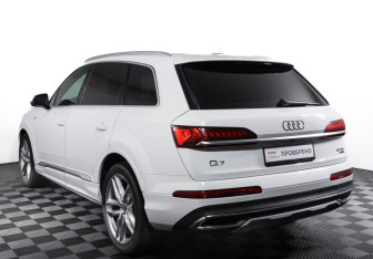 Подержанный автомобиль Audi Q7 2020 года (7 фото)