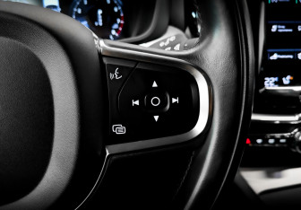 Подержанный автомобиль Volvo XC60 2021 года (27 фото)