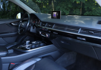 Подержанный автомобиль Audi Q7 2016 года (9 фото)