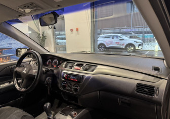 Подержанный автомобиль Mitsubishi Lancer Sedan 2007 года (9 фото)