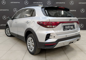 Подержанный автомобиль Kia Rio Hatchback 2021 года (7 фото)