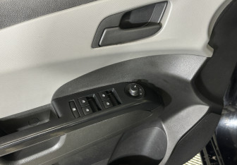 Подержанный автомобиль Chevrolet Aveo Sedan 2012 года (17 фото)