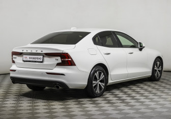 Подержанный автомобиль Volvo S60 2020 года (5 фото)