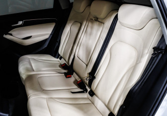 Подержанный автомобиль Audi Q5 2012 года (12 фото)