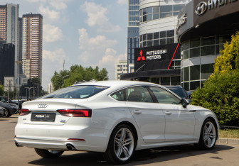 Подержанный автомобиль Audi A5 Liftback 2018 года (4 фото)